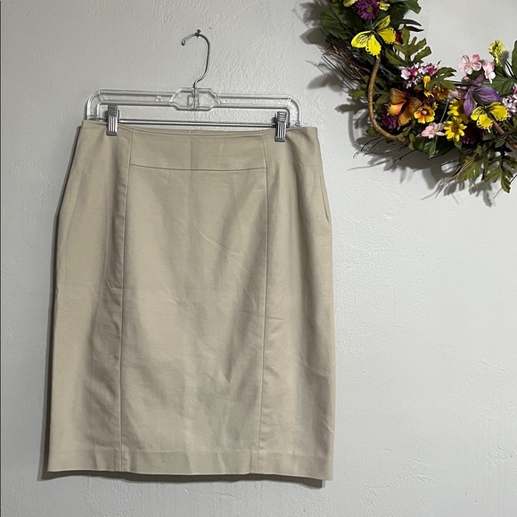 LOFT Khaki Pencil Skirt - Picture 1 of 6